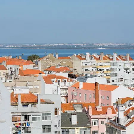 Renovated Sunny With Amazing Sunset Balcony , By Timecooler アパート *