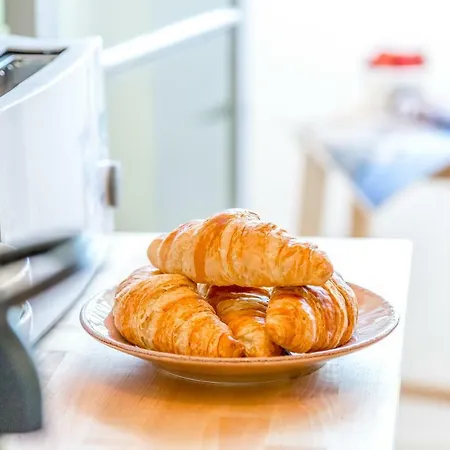 アパート Renovated Sunny With Amazing Sunset Balcony , By Timecooler *