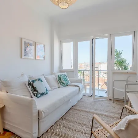 Renovated Sunny With Amazing Sunset Balcony , By Timecooler Lisboa