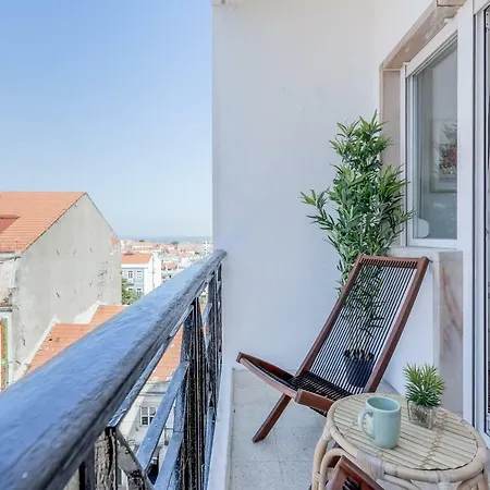Renovated Sunny With Amazing Sunset Balcony , By Timecooler * リスボン