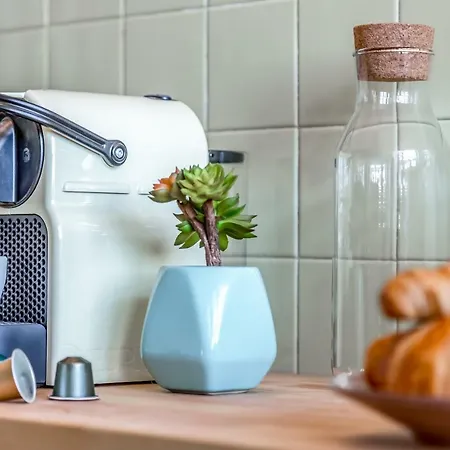 Apartman Renovated Sunny With Amazing Sunset Balcony , By Timecooler