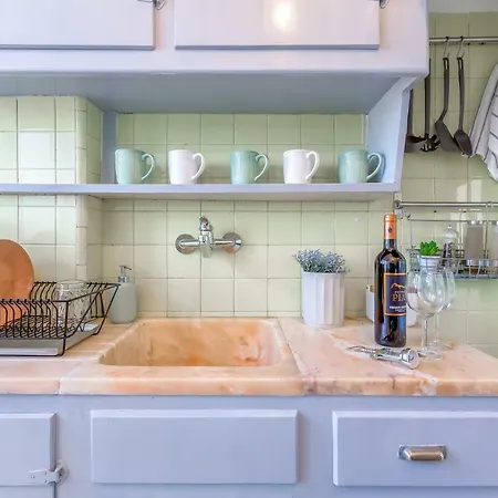 아파트 Renovated Sunny With Amazing Sunset Balcony , By Timecooler *