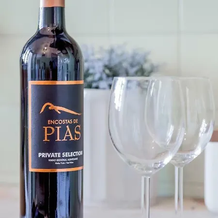 Renovated Sunny With Amazing Sunset Balcony , By Timecooler 아파트 *