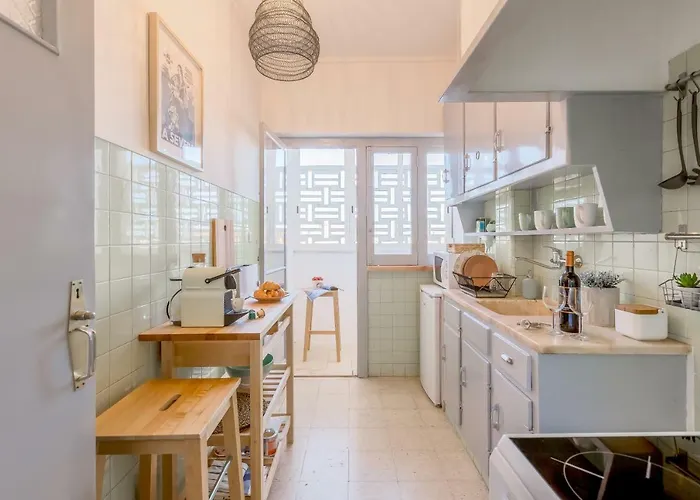 Renovated Sunny With Amazing Sunset Balcony , By Timecooler דירה