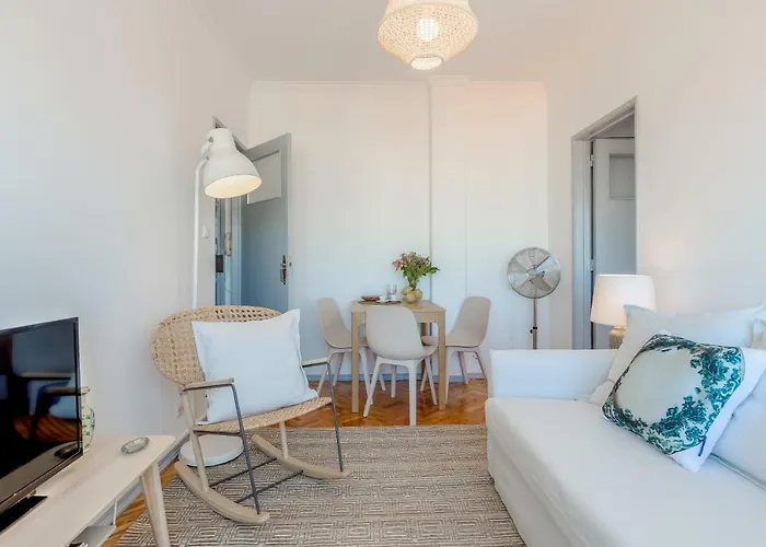 Renovated Sunny With Amazing Sunset Balcony , By Timecooler דירה